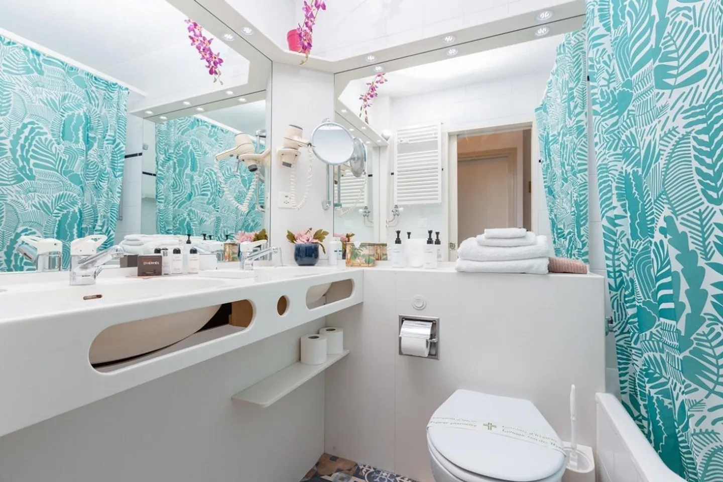 INVESTITION - 2 LOCALE IN RESIDENCE MIT SCHWIMMBAD IN BISSONE - Foto 6 von 9