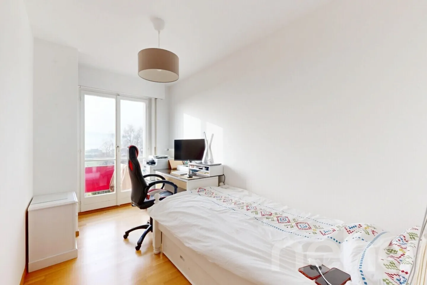 Appartement avec jardin privé et piscine dans une copropriété - Photo 10 sur 12