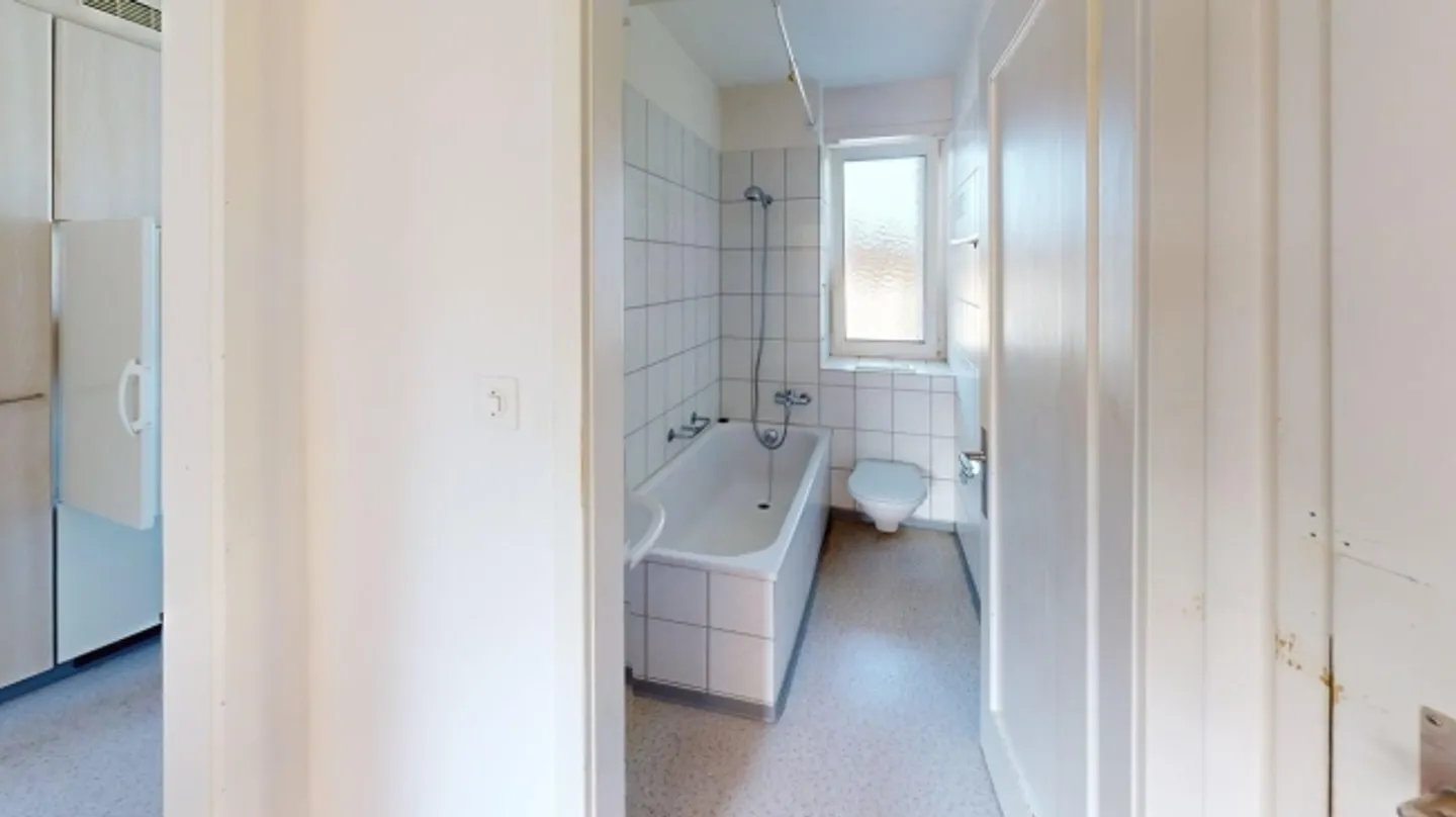 Charmante appartement 3 pièces à Zurich Seebach  Durée déterminée jusqu'au 31.03.2026 - Photo 5 sur 8