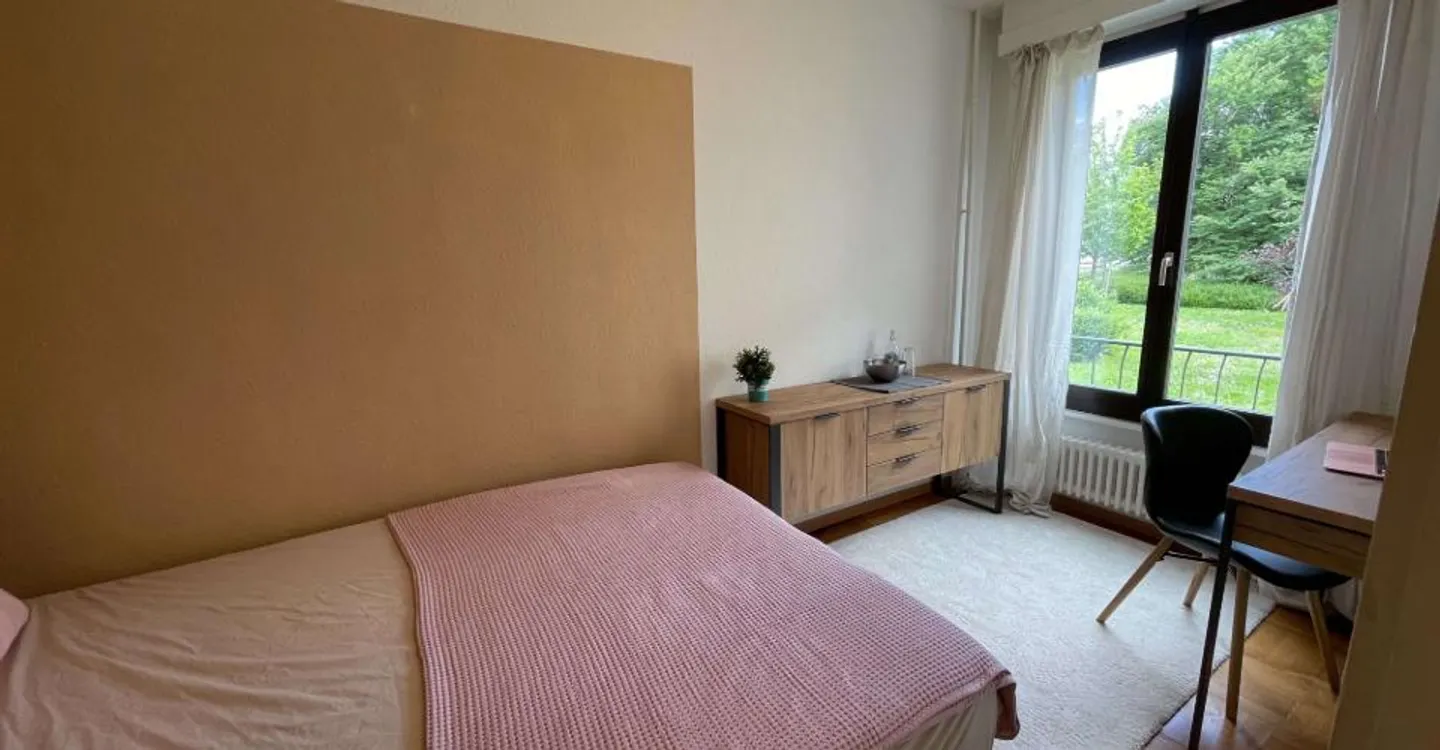 Furnished Room in Prime Location - Photo 4 of 19