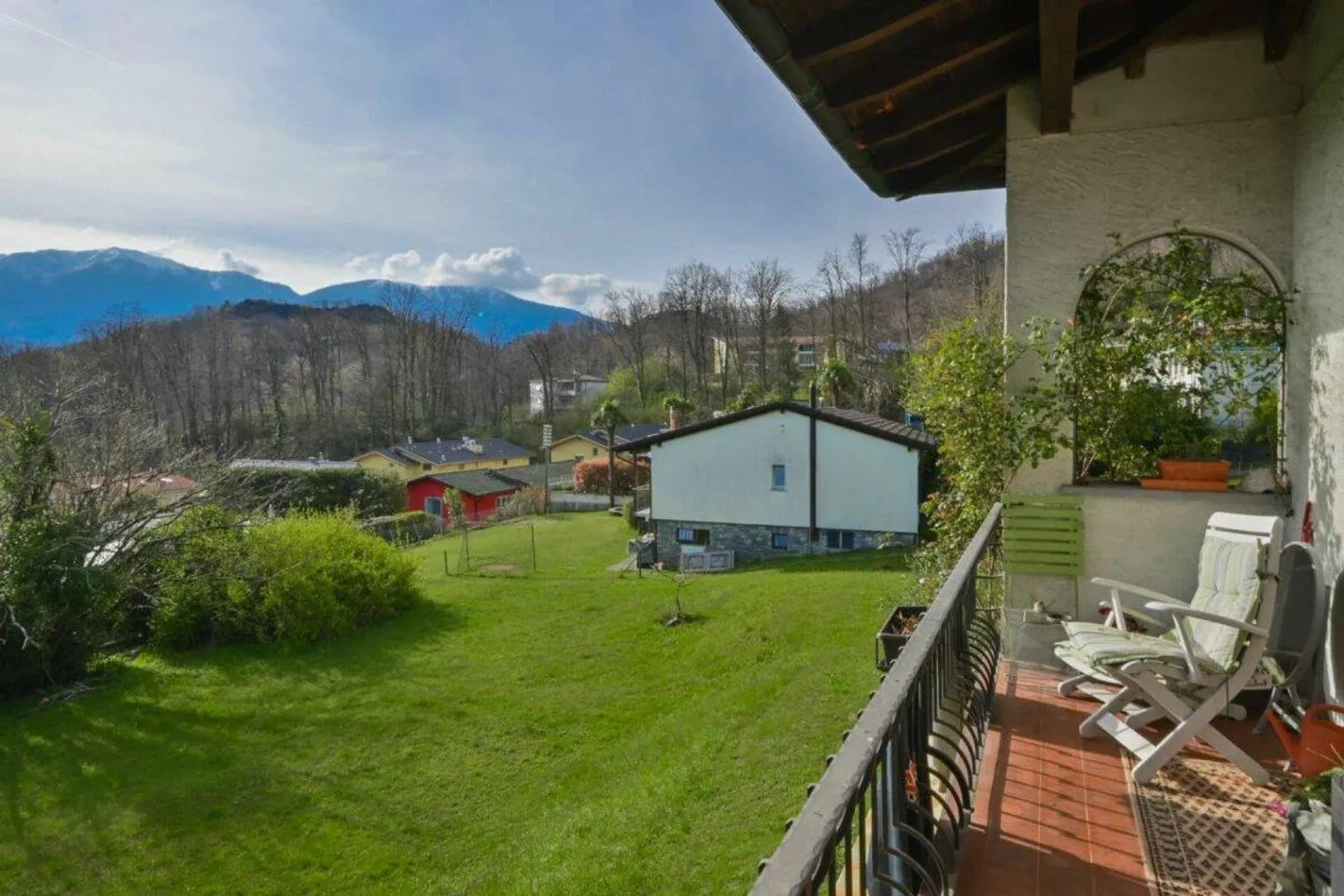 Großes Baugrundstück mit Doppelhaus - Foto 10 von 11