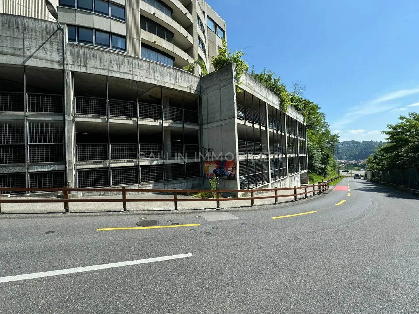 Überdachter Parkplatz mieten - Foto 2 von 4