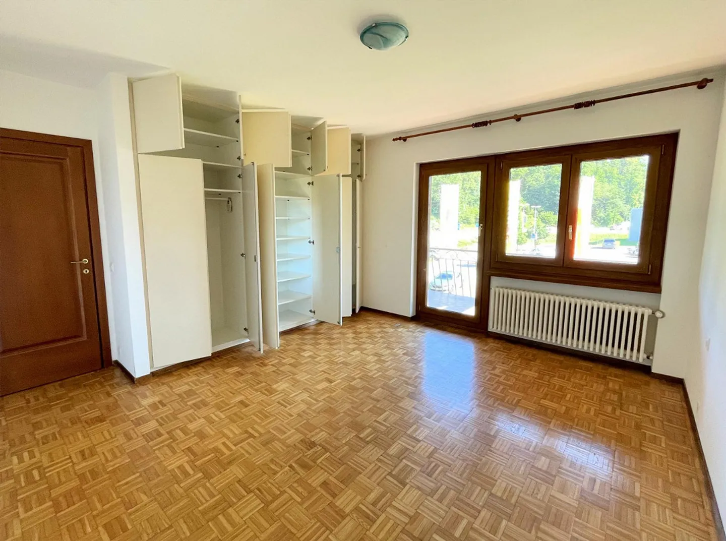 Bâtiment avec espace commercial et grand appartement dans une zone stratégique - Photo 14 sur 19