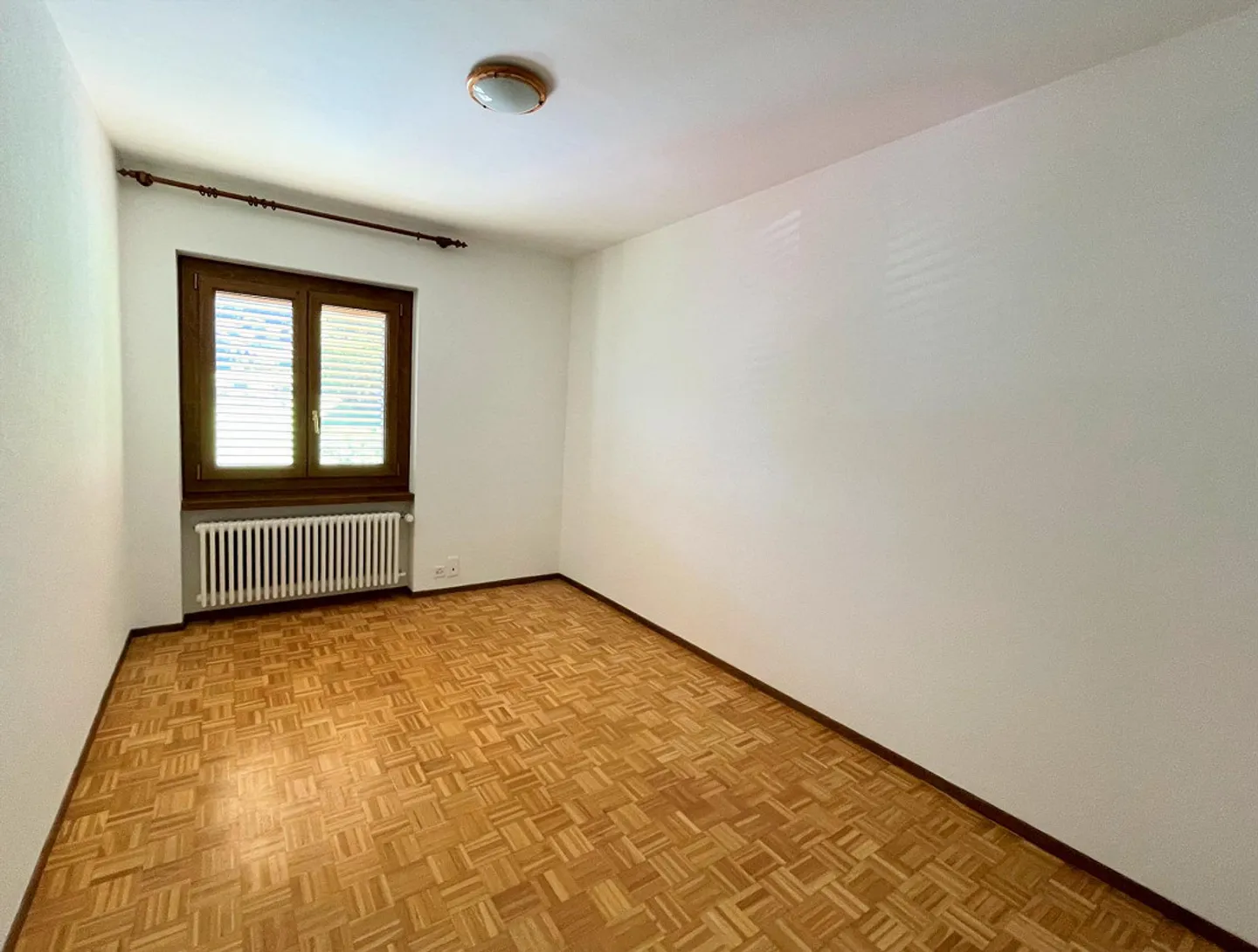 Bâtiment avec espace commercial et grand appartement dans une zone stratégique - Photo 17 sur 19
