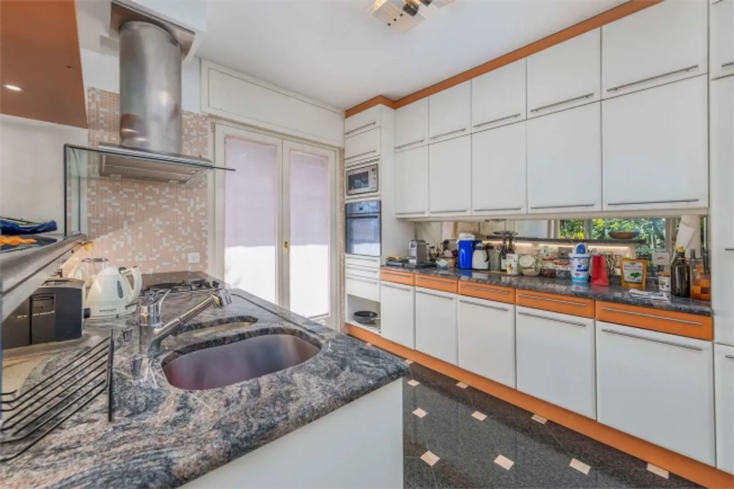 Spacious 7.5 Comfort Rooms in a Residential Area - Photo 4 of 19