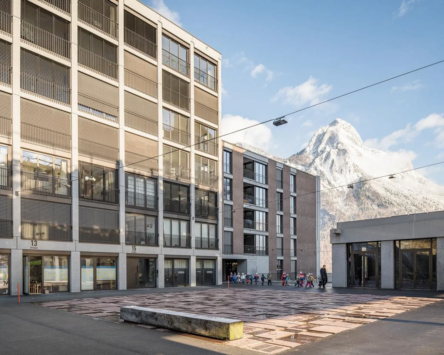 Modern Apartment with a View - Photo 10 of 11