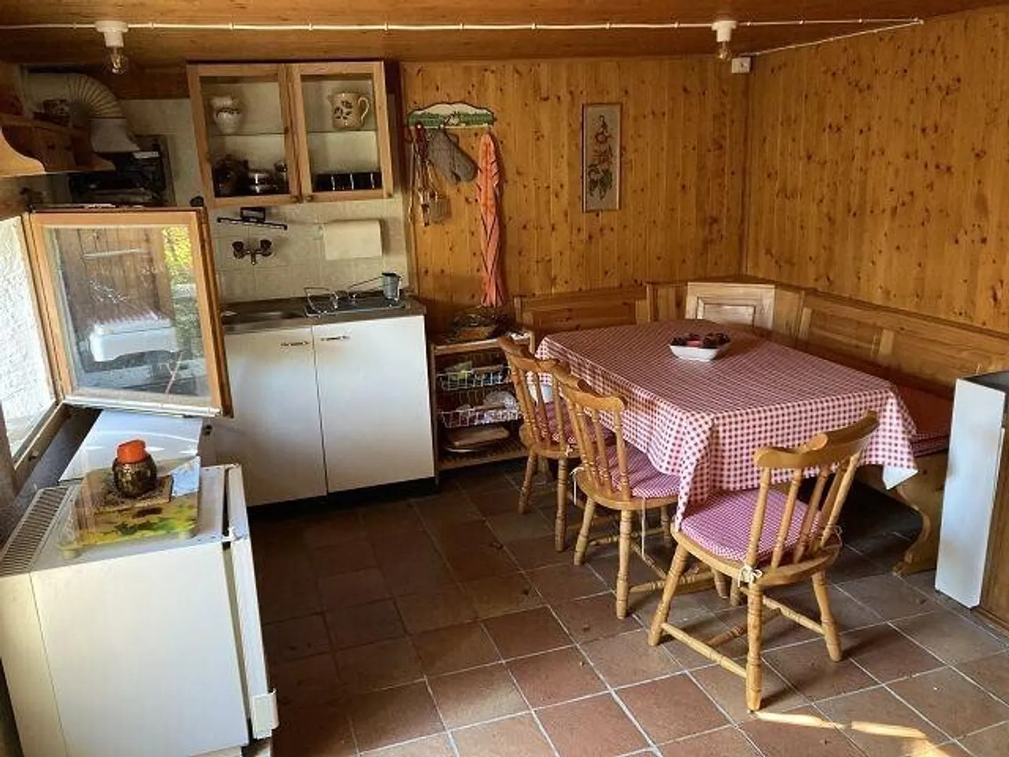 3 maisons rustiques dans un emplacement idyllique avec environ 2504m2 de terrain - Photo 6 sur 12