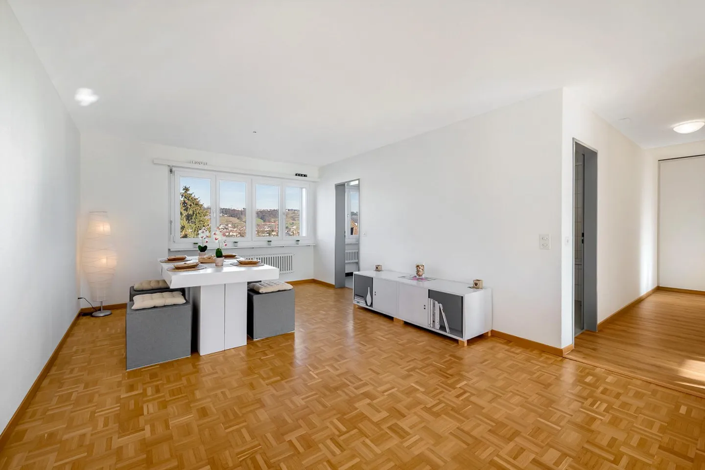 Geräumige Wohnung mit Balkon - Foto 2 von 9