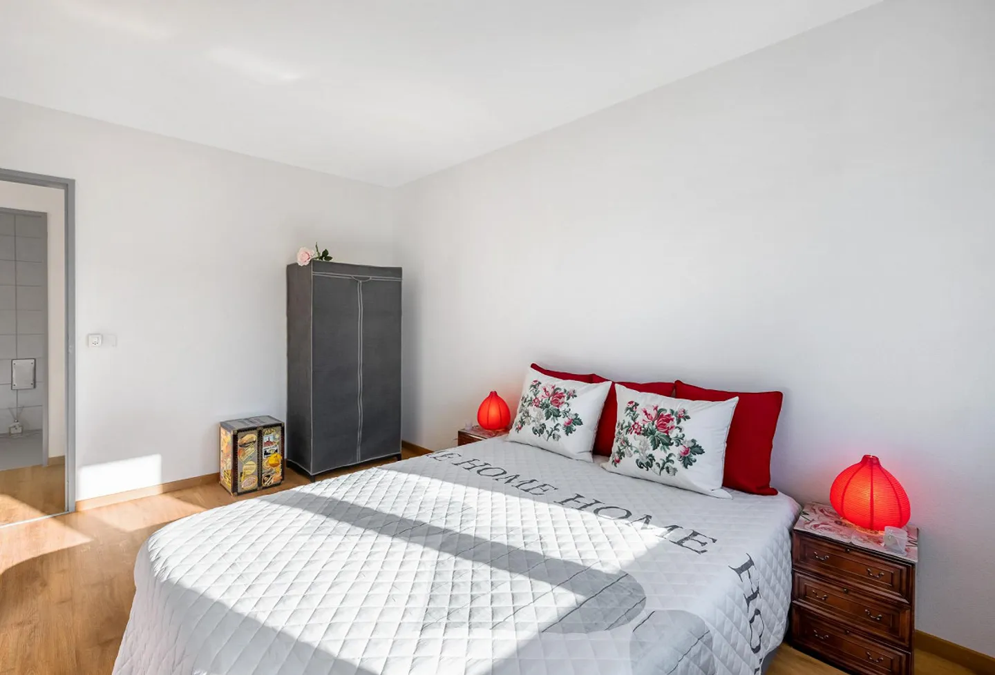 Geräumige Wohnung mit Balkon - Foto 8 von 9