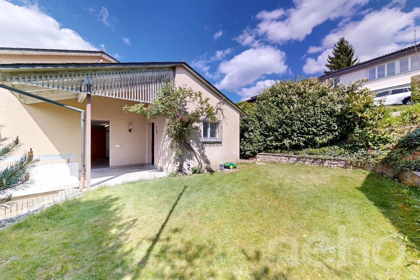 Casa unifamiliare con grande potenziale in una posizione soleggiata a Madiswil - Foto 3 di 12