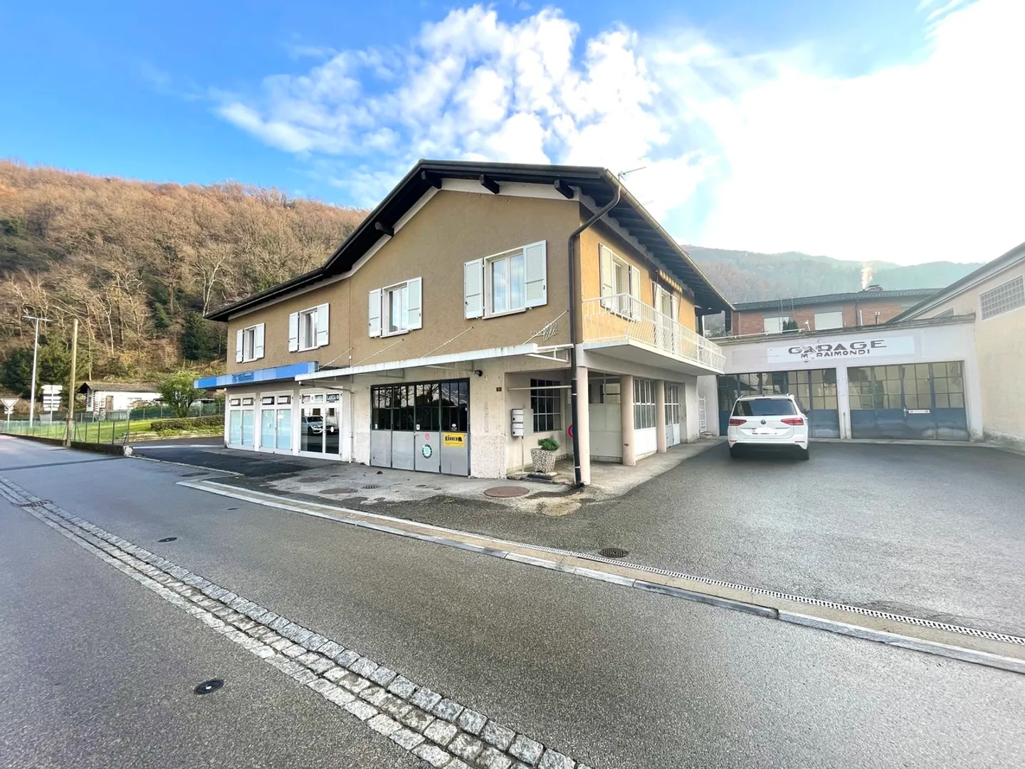 Einfamilienhaus kaufen - Foto 1 von 14
