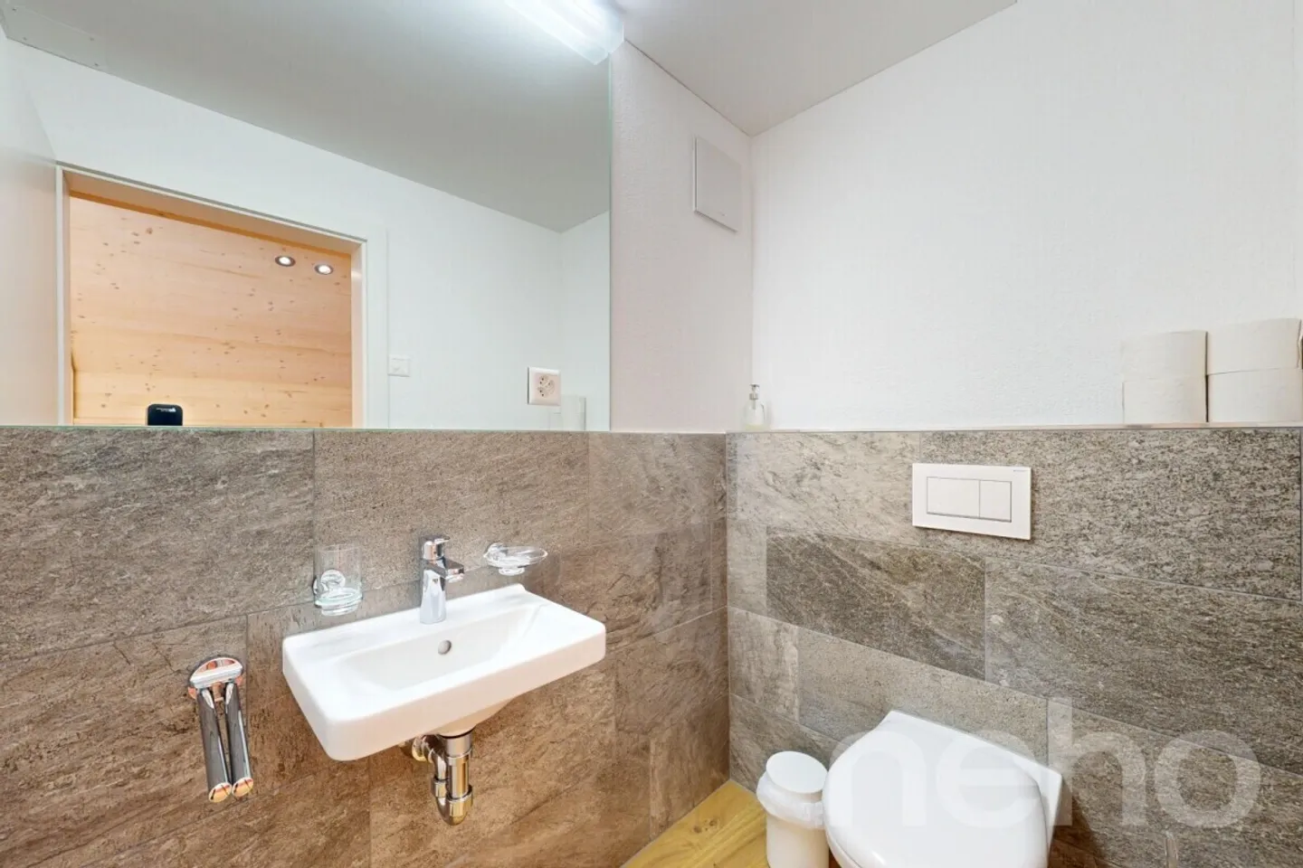 2.5 Room Attic Apartment in Chalet Waldhaus in Braunwald - Photo 8 of 12