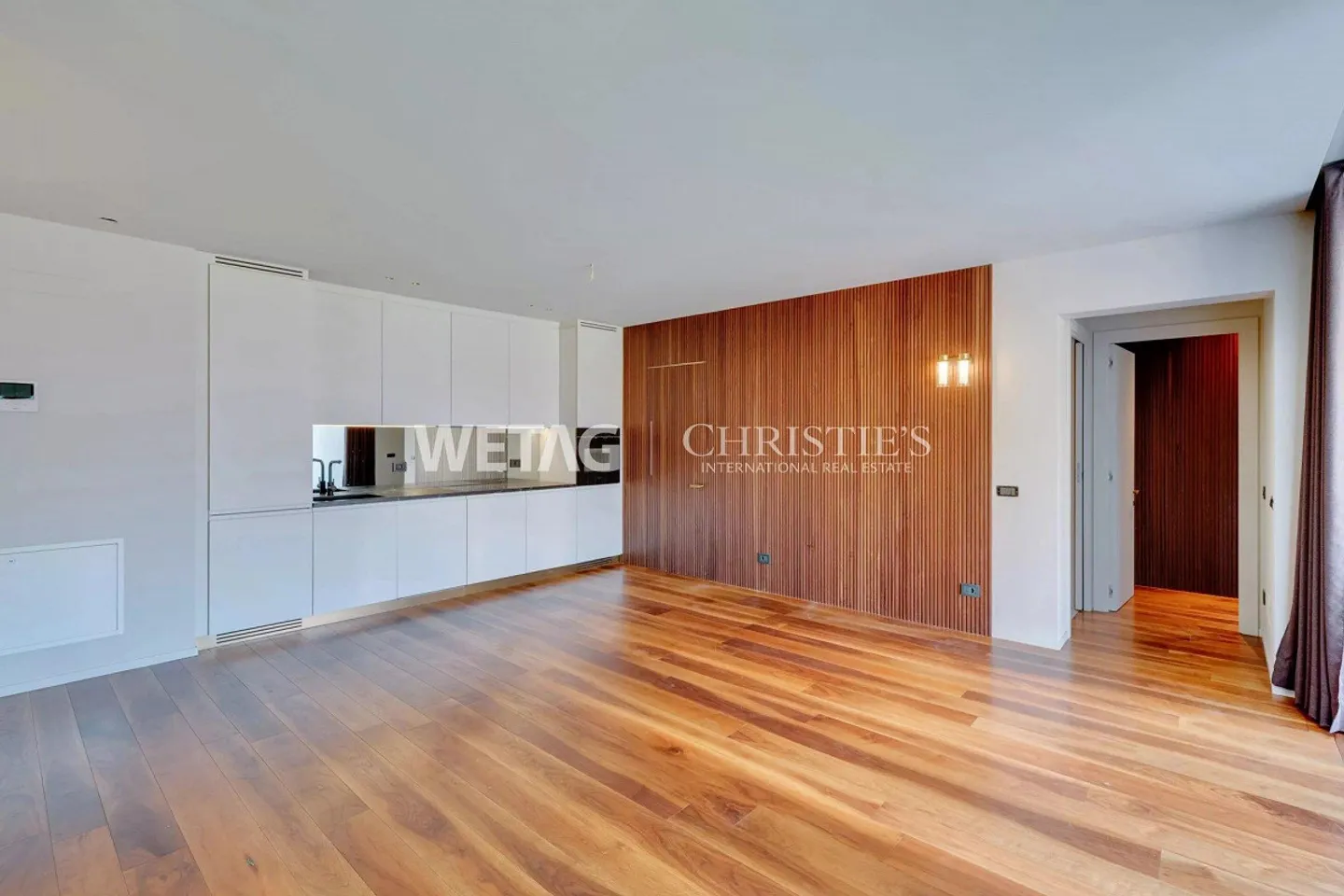 For Sale: Modern 3.5-Room Apartment in Lugano-Comano, Recently... - Photo 10 of 13