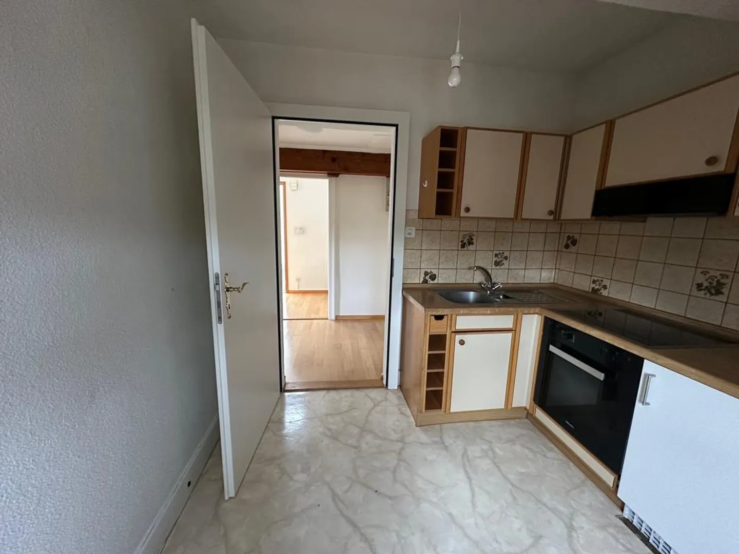 Bright attic apartment in the quiet Bachletten district - Photo 7 of 12