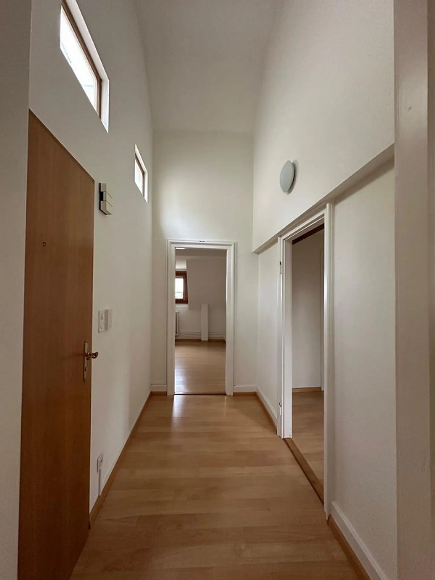 Bright attic apartment in the quiet Bachletten district - Photo 11 of 12