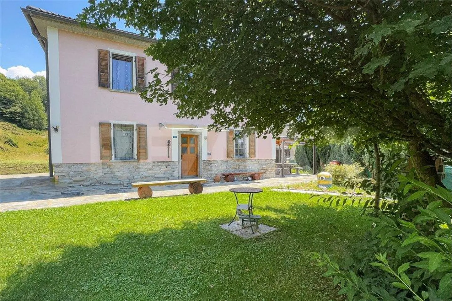 Casa familiare con giardino incantevole - Foto 9 di 13