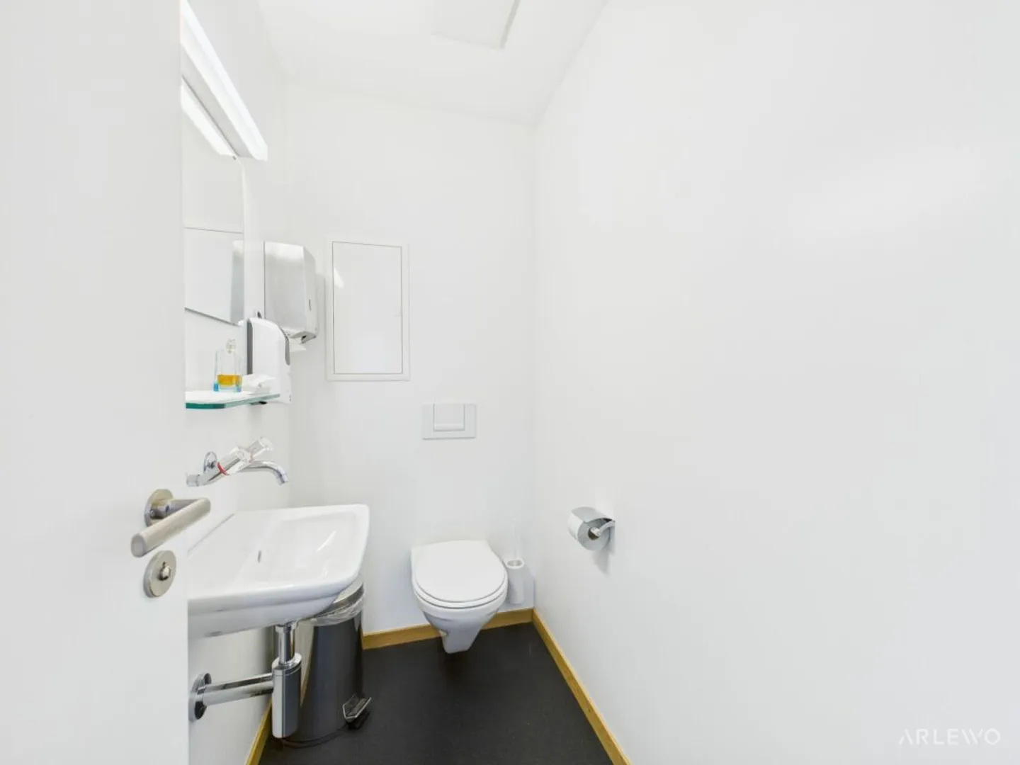 Mischgenutztes Gebäude mieten - Foto 3 von 11