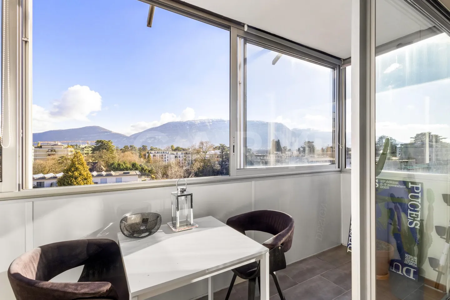 Rare penthouse studio, unobstructed view and absolute calm in the heart of Geneva - Photo 5 of 12