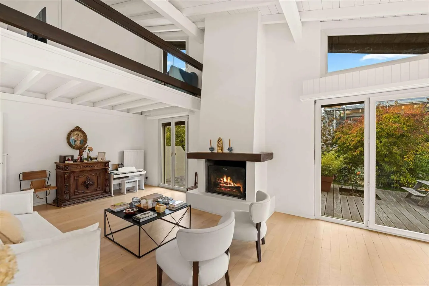 Charming bungalow with 5.5 rooms on a 1106 m² plot in Mont-sur-Lausanne - Photo 2 of 11