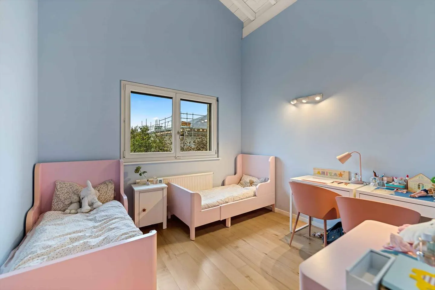 Charming bungalow with 5.5 rooms on a 1106 m² plot in Mont-sur-Lausanne - Photo 6 of 11