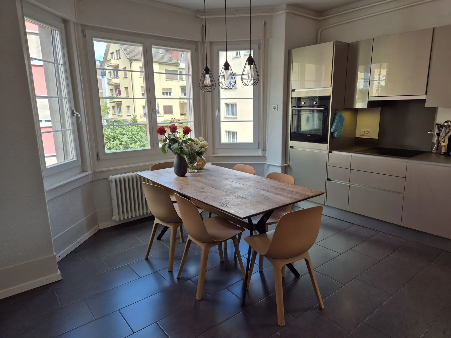 Appartamento moderno di 4,5 stanze con charme a Madretsch - Foto 3 di 5