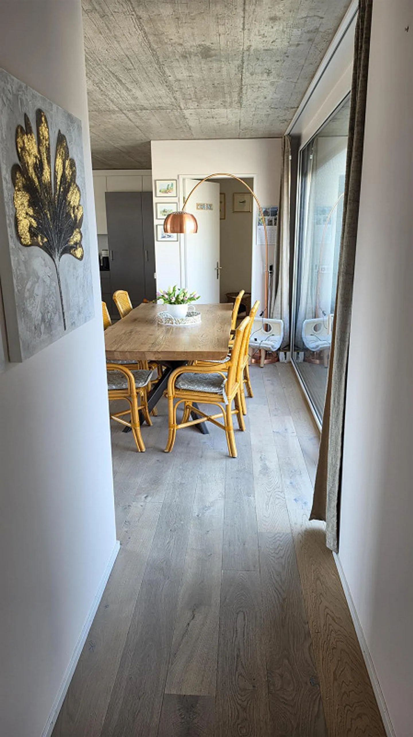 Appartement penthouse lumineux de 4,5 pièces avec balcon à Uster - Photo 5 sur 11