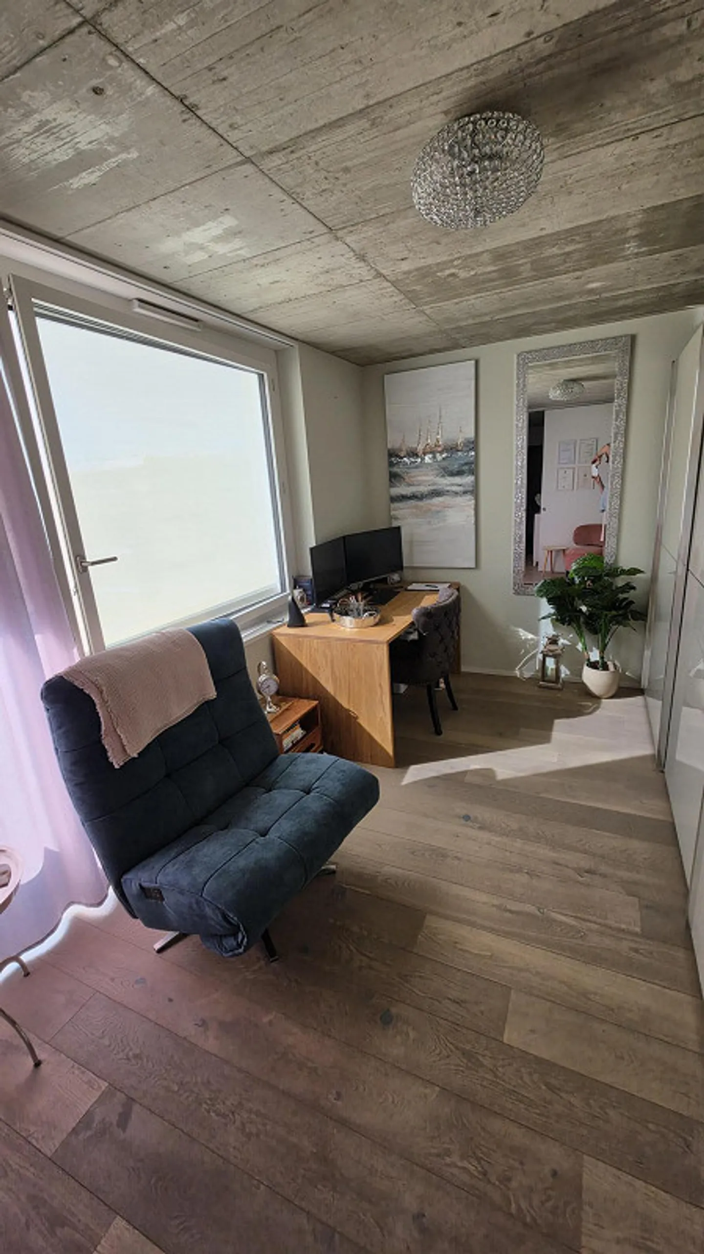 Appartement penthouse lumineux de 4,5 pièces avec balcon à Uster - Photo 9 sur 11