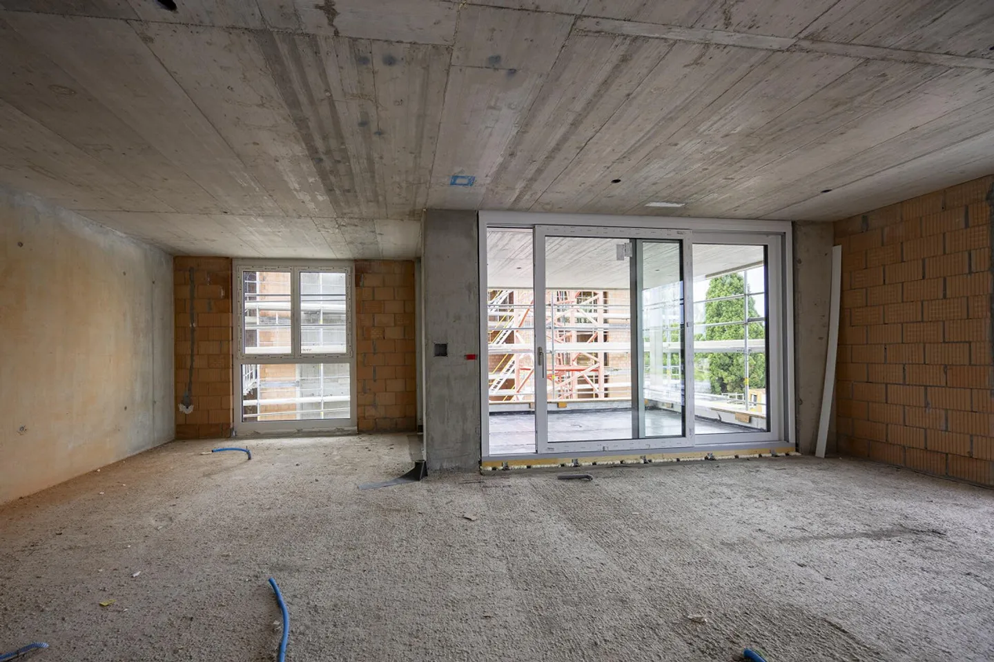 Nuovo appartamento di 4.5 locali al piano terra, 1° e 2° piano - Foto 3 di 12