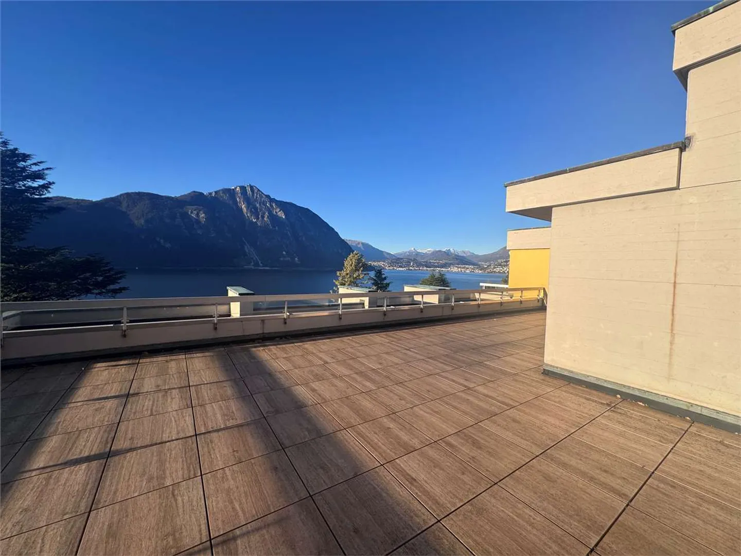 Appartamento Incantevole con Vista Lago - Foto 4 di 13