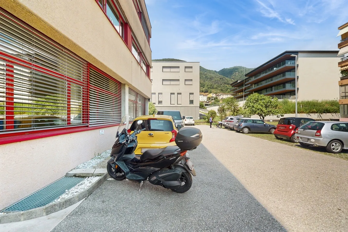 125m2 commercial space on the ground floor - strategic accessibility in Manno - Photo 12 of 12