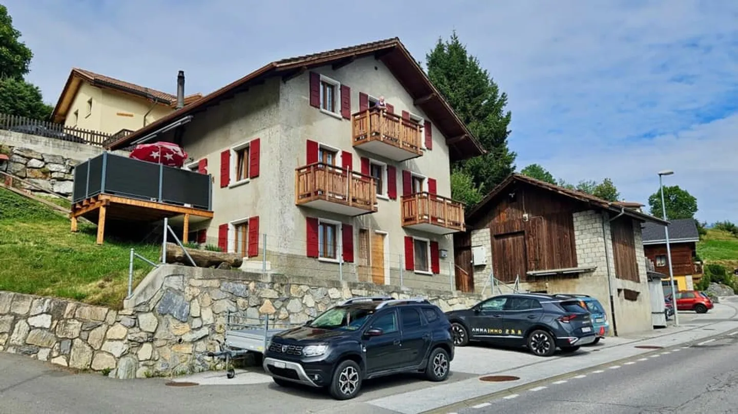 Mehrfamilienhaus - Foto 3 von 13