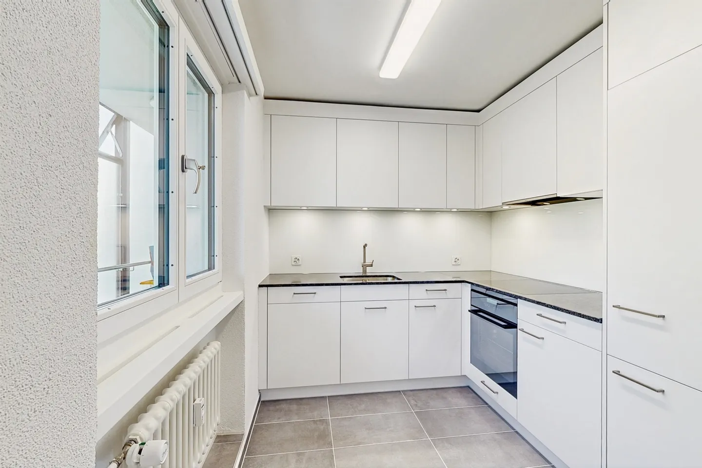 Newly renovated apartments in a desirable location - Photo 3 of 9