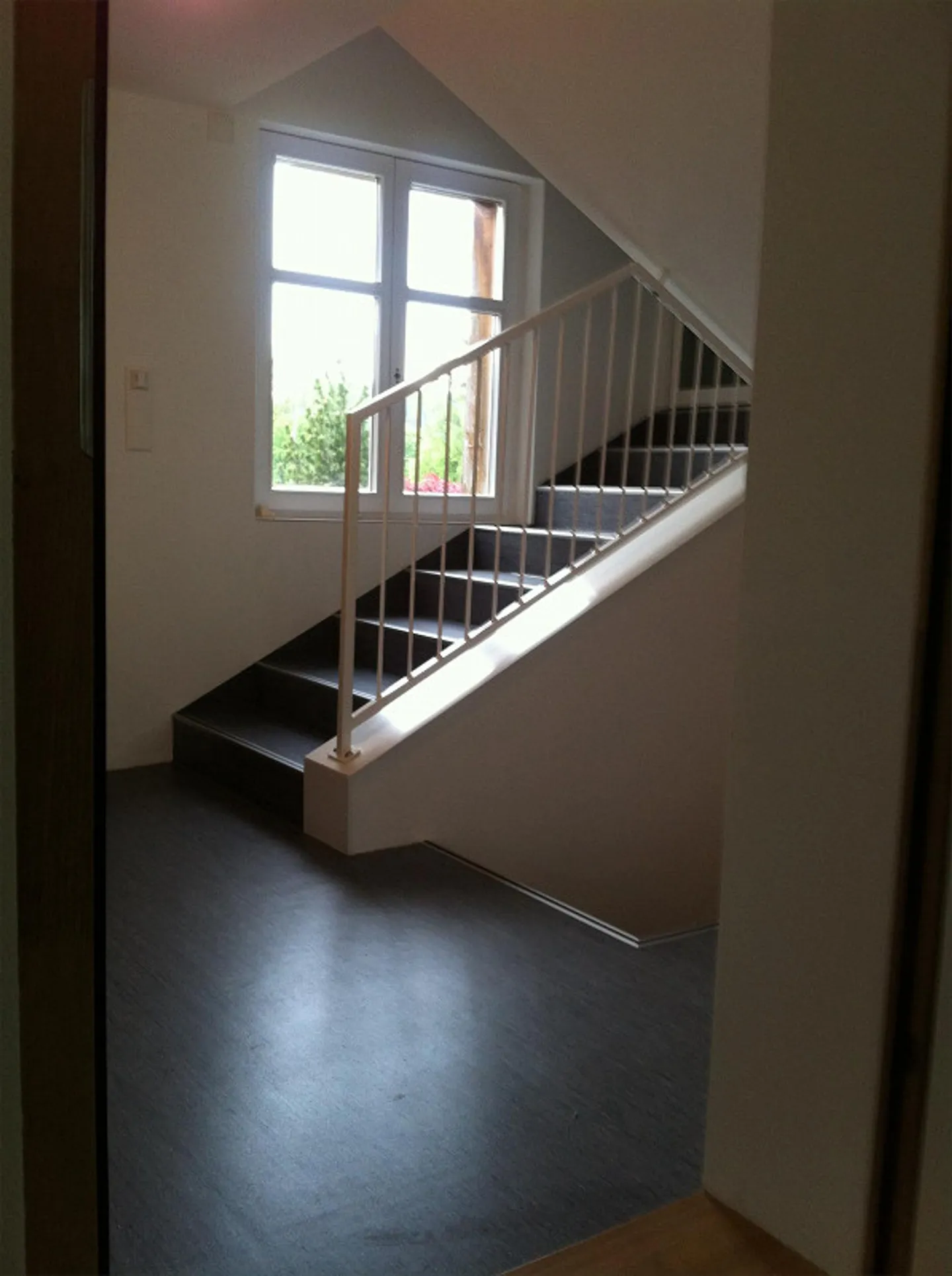 Bright interesting apartment with garden - Photo 16 of 19