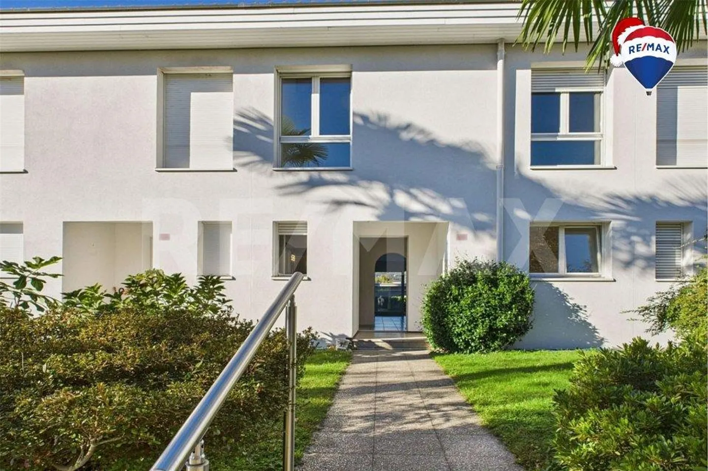 Une maison spacieuse, lumineuse et privée au cœur de Caslano - Photo 1 sur 13