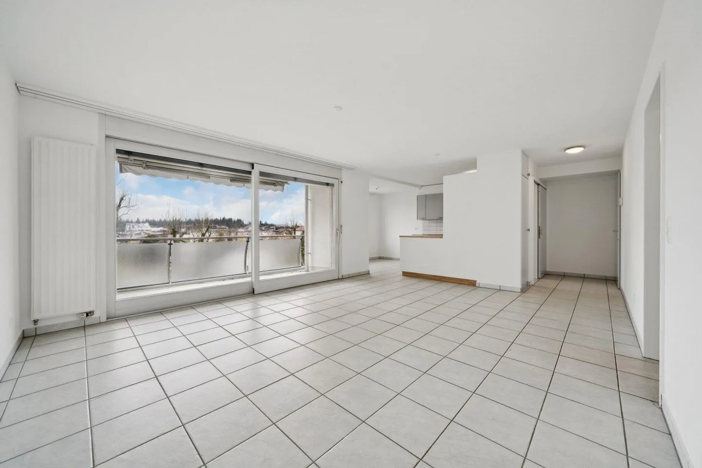 Offerta Speciale - Bellissimo Appartamento di 4.5 Stanze Vicino alla Stazione - Foto 4 di 13