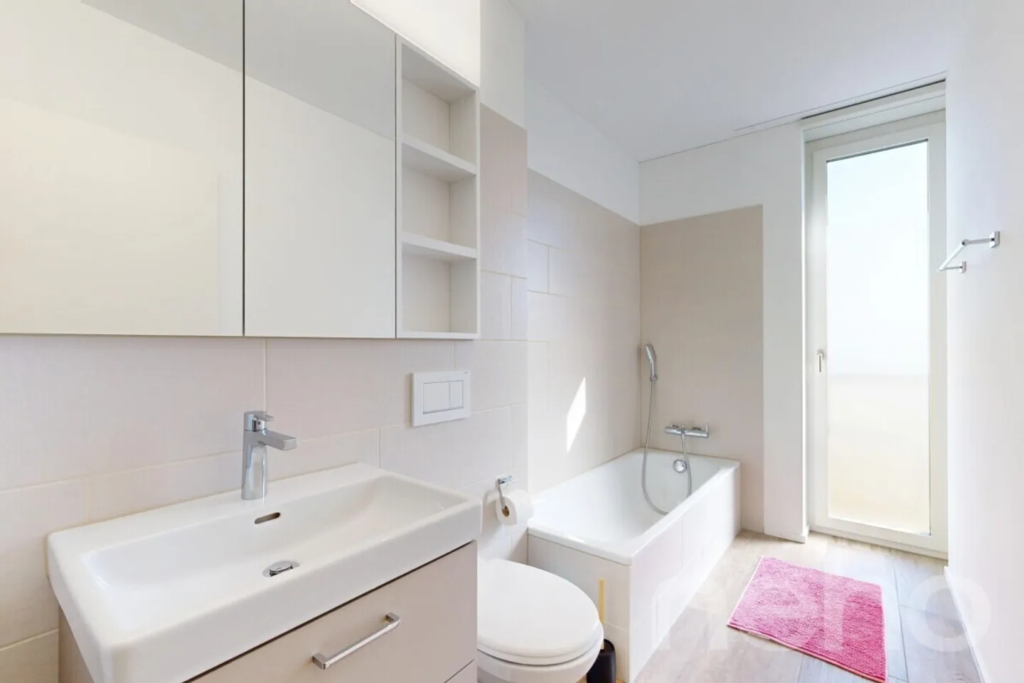 Geräumige Wohnung mit Balkon - Foto 8 von 12