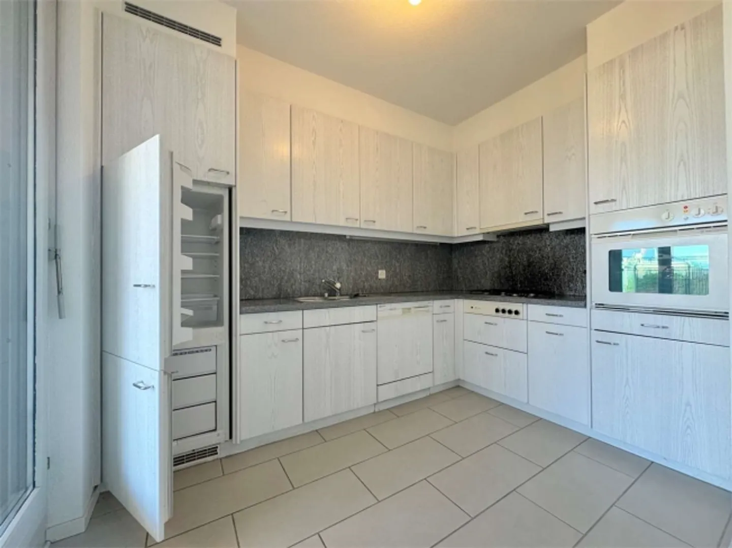 Duplex-Penthouse élégant avec vue partielle sur le lac - Photo 6 sur 13