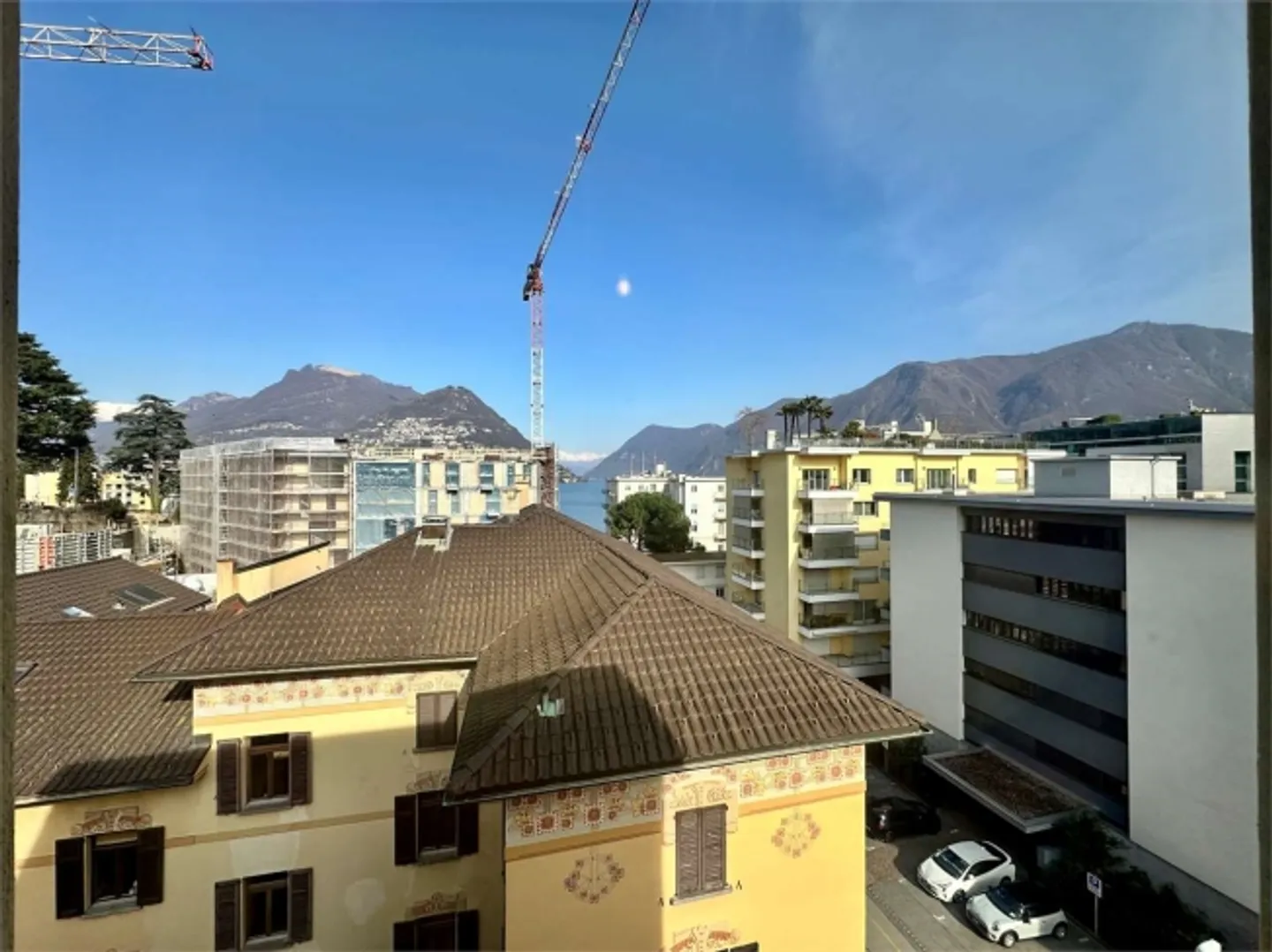 Duplex-Penthouse élégant avec vue partielle sur le lac - Photo 9 sur 13