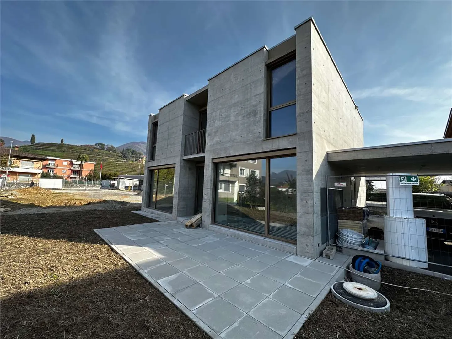 NOUVELLE ET GRANDE VILLA AVEC JARDIN - Photo 6 sur 15