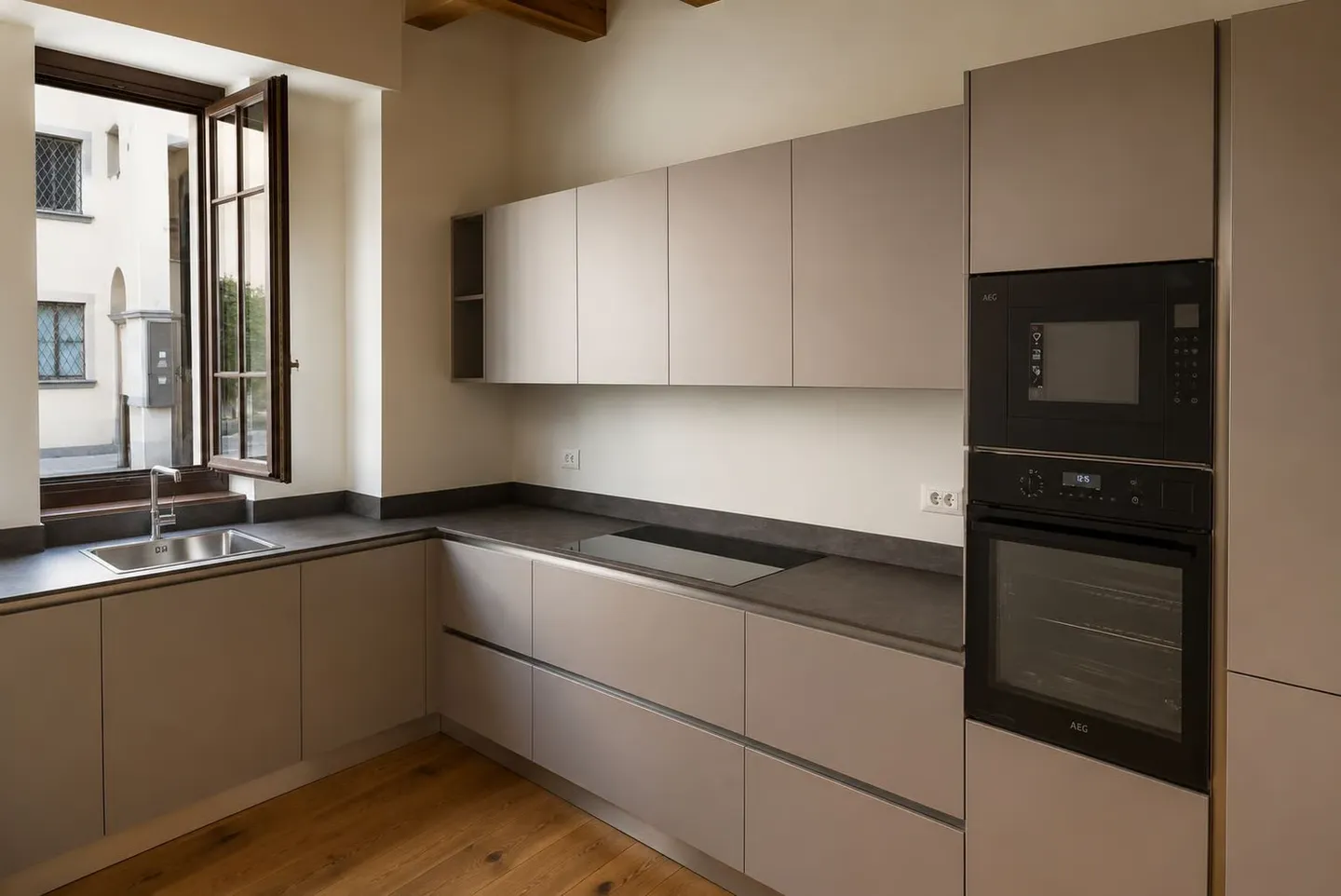 Fully Renovated Village House, 6.5 Rooms – Cassina d'Agno - Photo 3 of 22