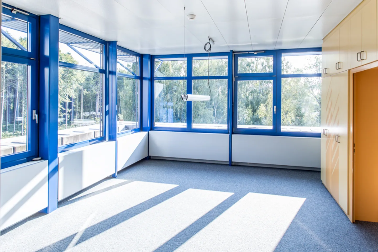 Bureau Moderne à Louer - Photo 2 sur 5