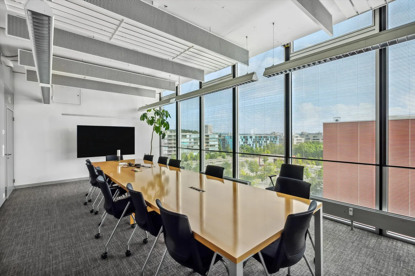 Dinamico. Moderno. Perfetta connessione. Il tuo ufficio nel Toro 1 - Foto 11 di 11