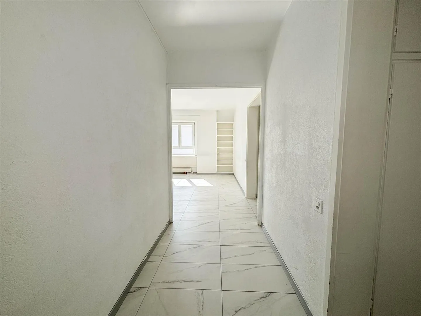 Lumineux et spacieux appartement de 5 pièces - Photo 6 sur 13