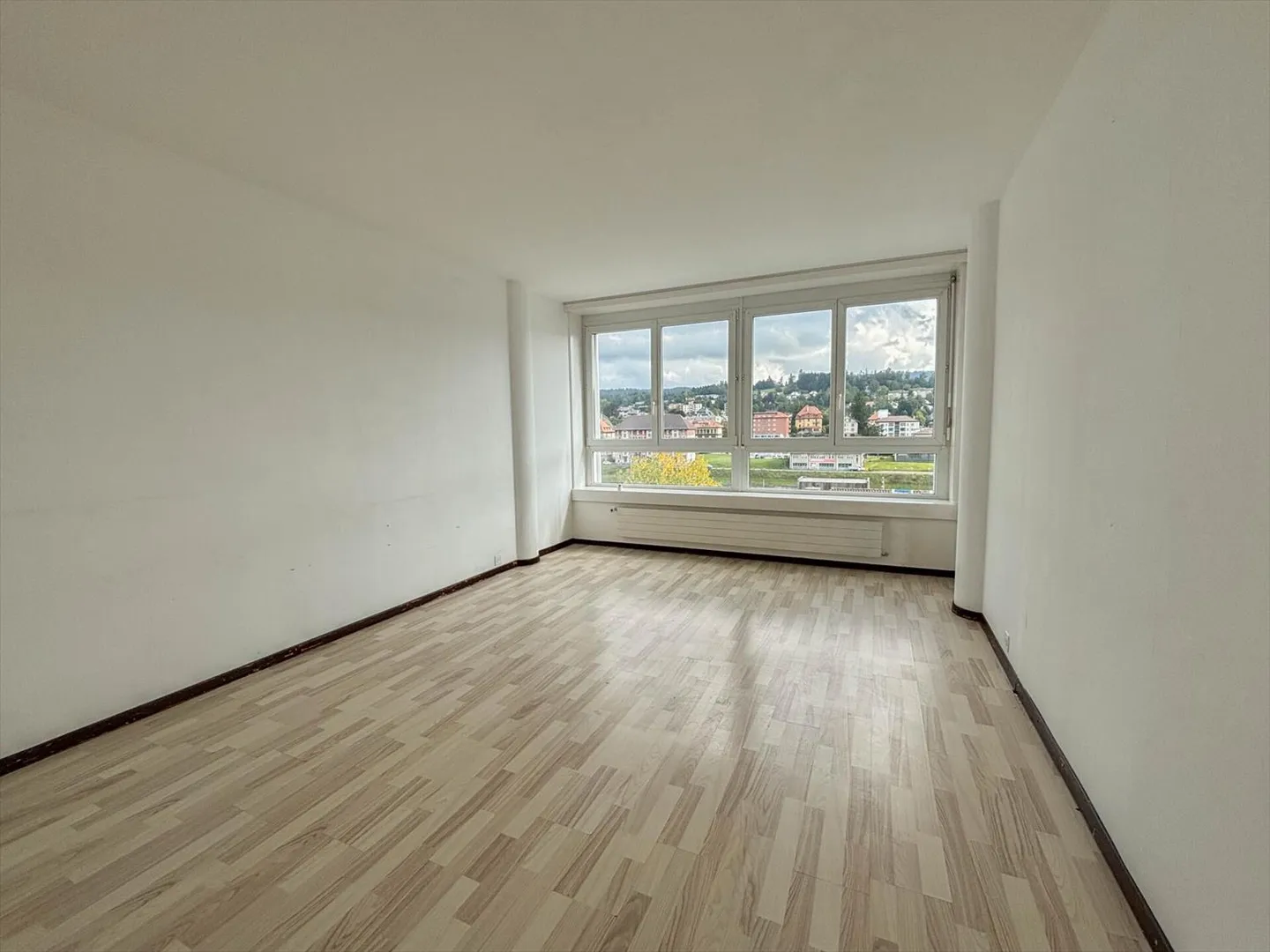 Lumineux et spacieux appartement de 5 pièces - Photo 7 sur 13