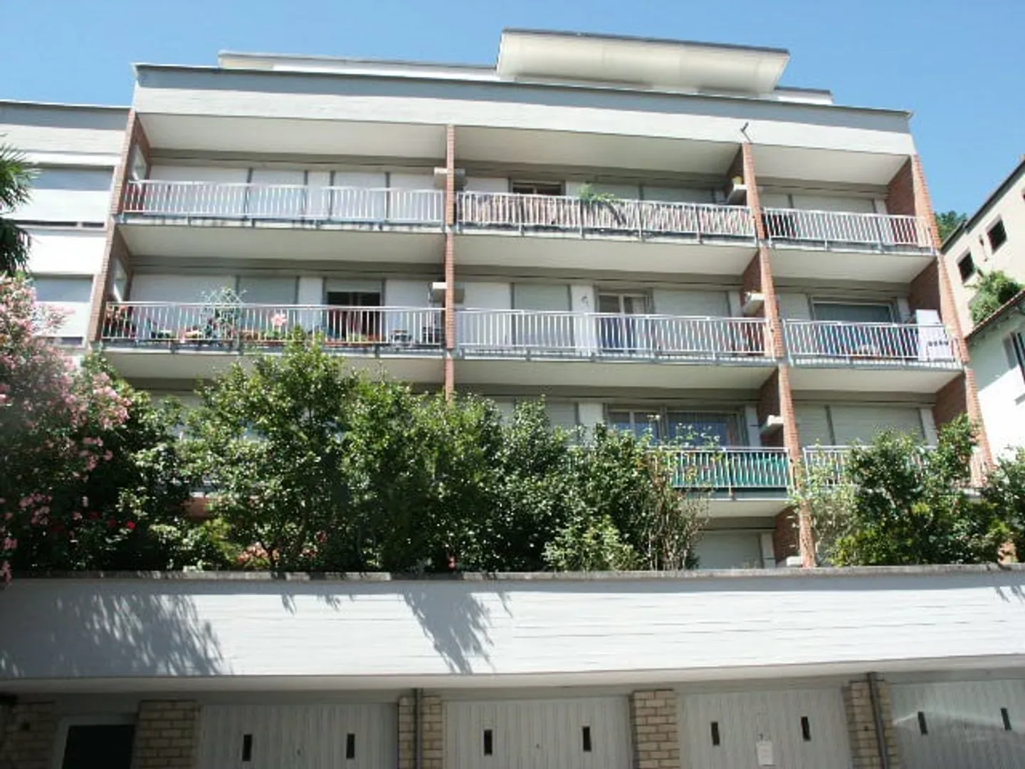 Vendesi a Muralto appartamenti di 2.5 locali - Foto 2 di 11