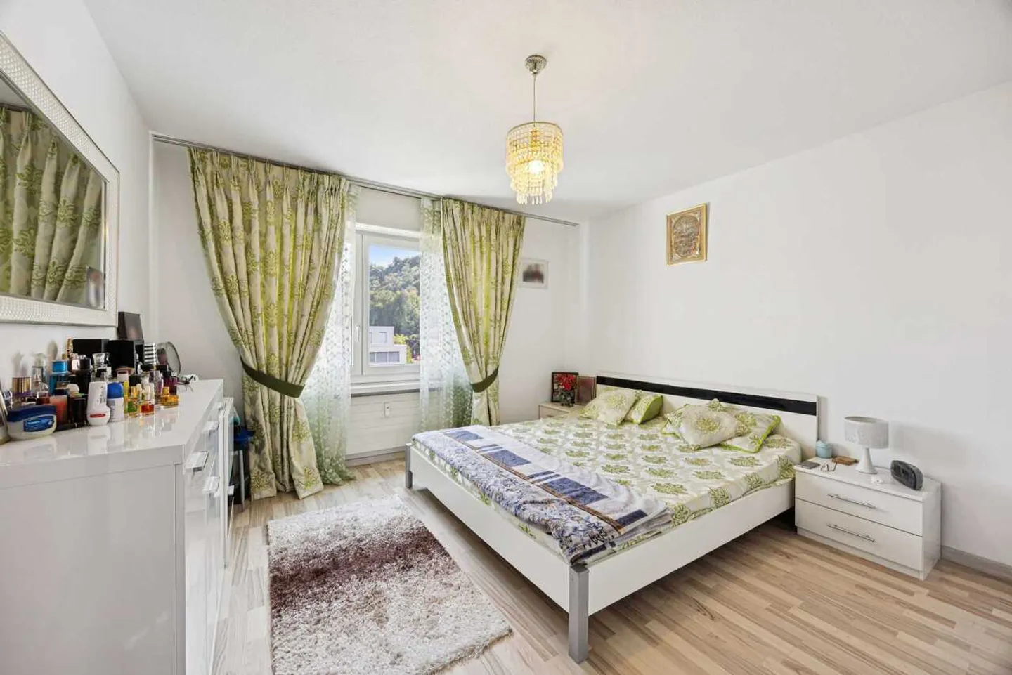 Appartement spacieux de 6,5 pièces avec options d'utilisation flexibles au cœur de Schönenwerd - Photo 9 sur 13