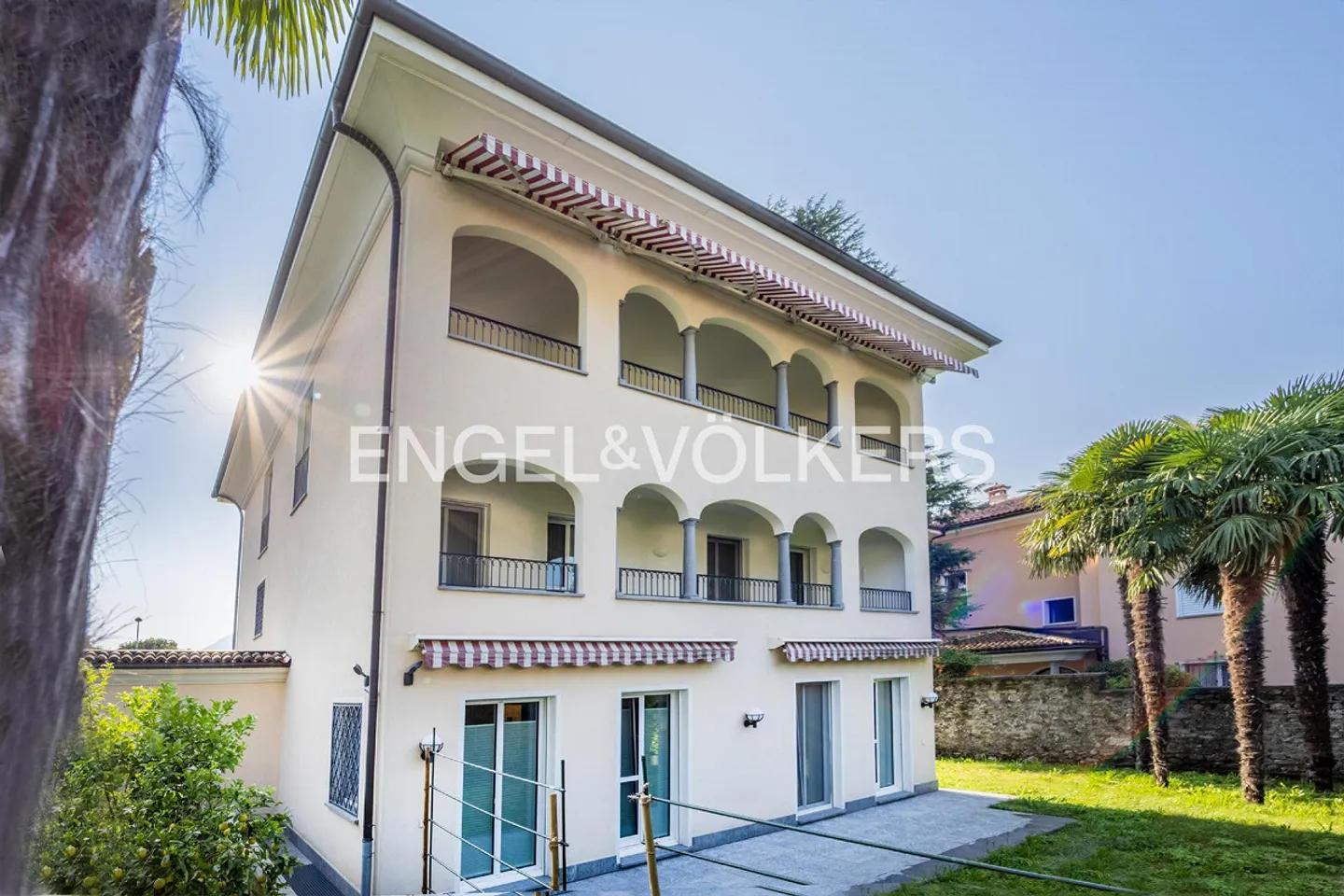 Elegant Villa near the Lake (75) - Photo 12 of 12