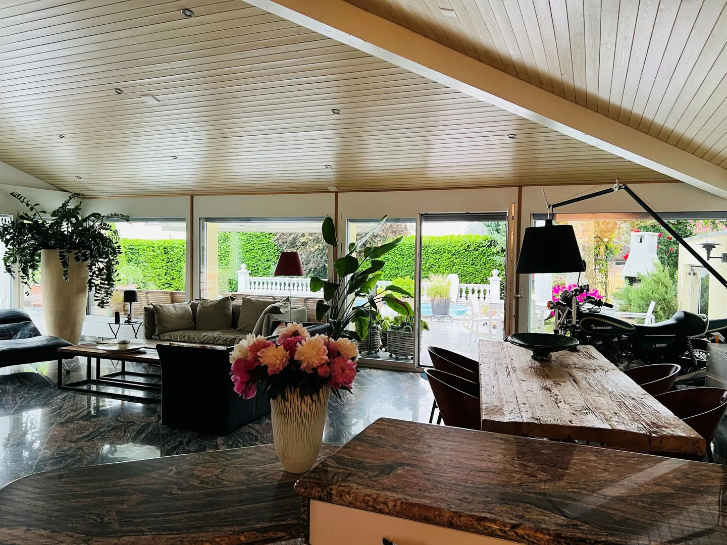 Una straordinaria casa unifamiliare con fascino mediterraneo e oasi piscina - Foto 8 di 29