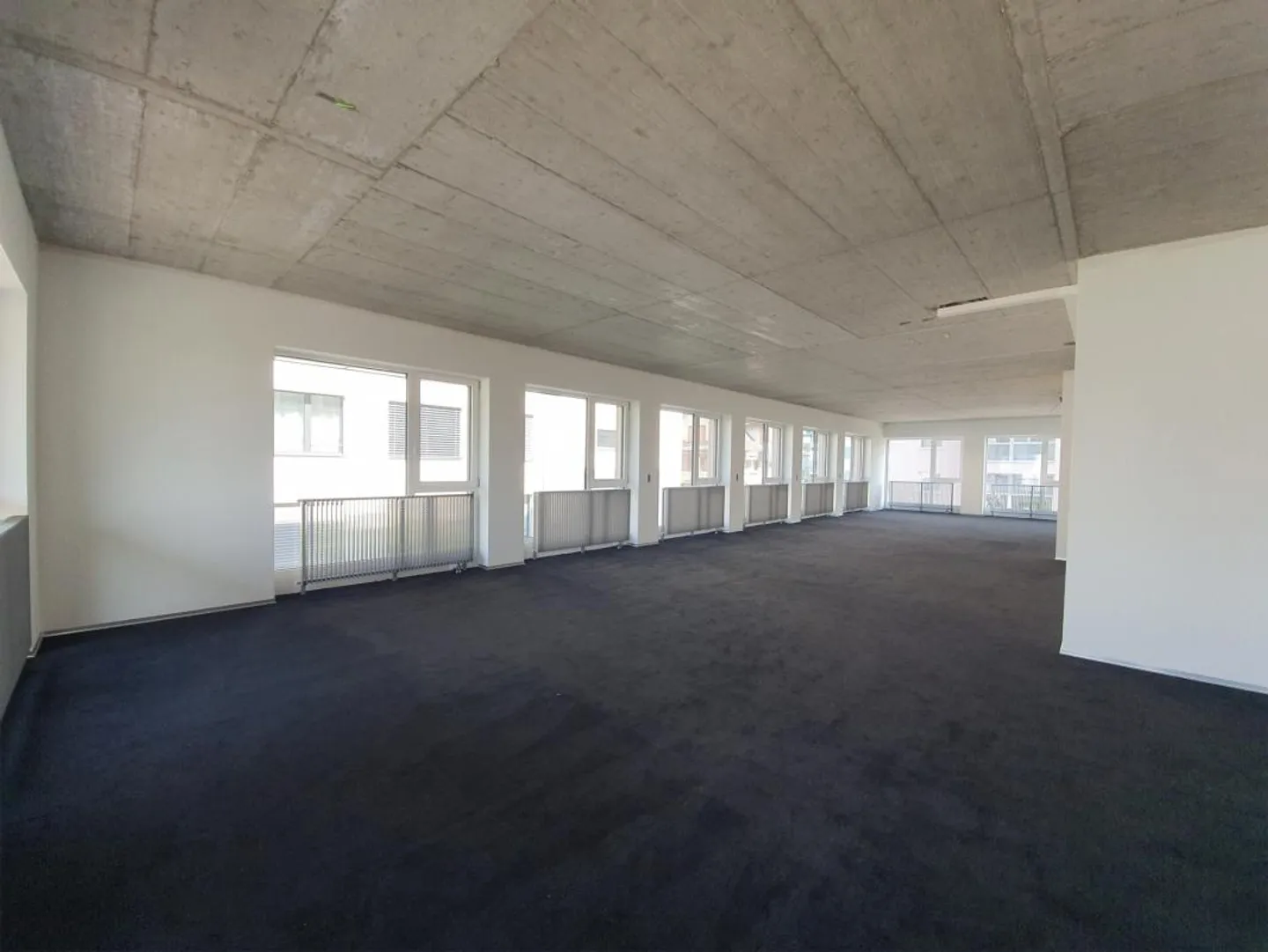 Spazio per uffici e servizi - Foto 2 di 11