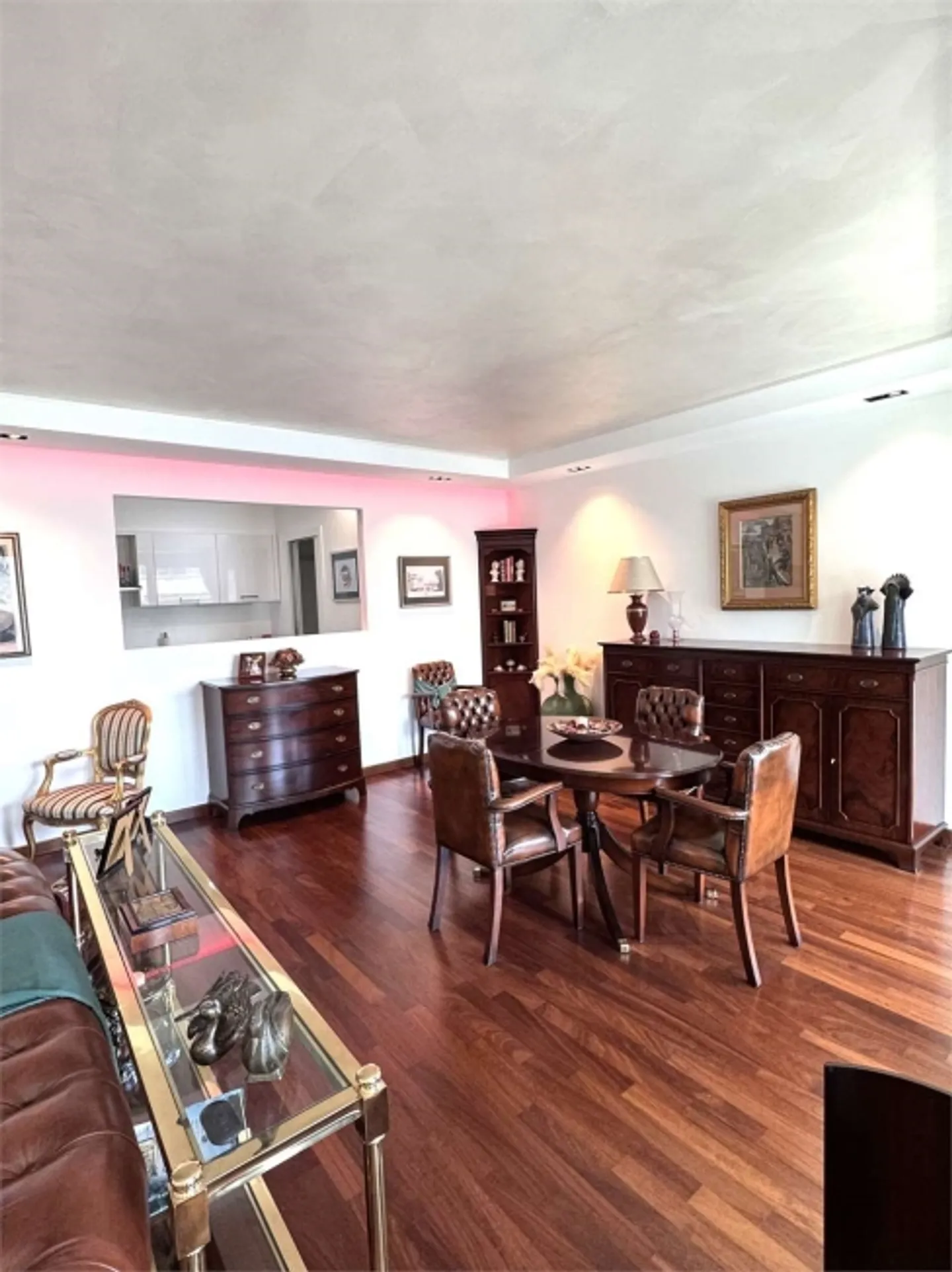 Ampio appartamento di 4,5 stanze all'ultimo piano con vista lago - Foto 3 di 12